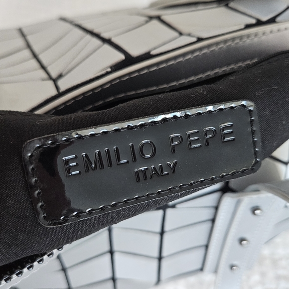 Emilio Pepe Italy Silver Geometric Women's Handbag - Picture 2 of 10